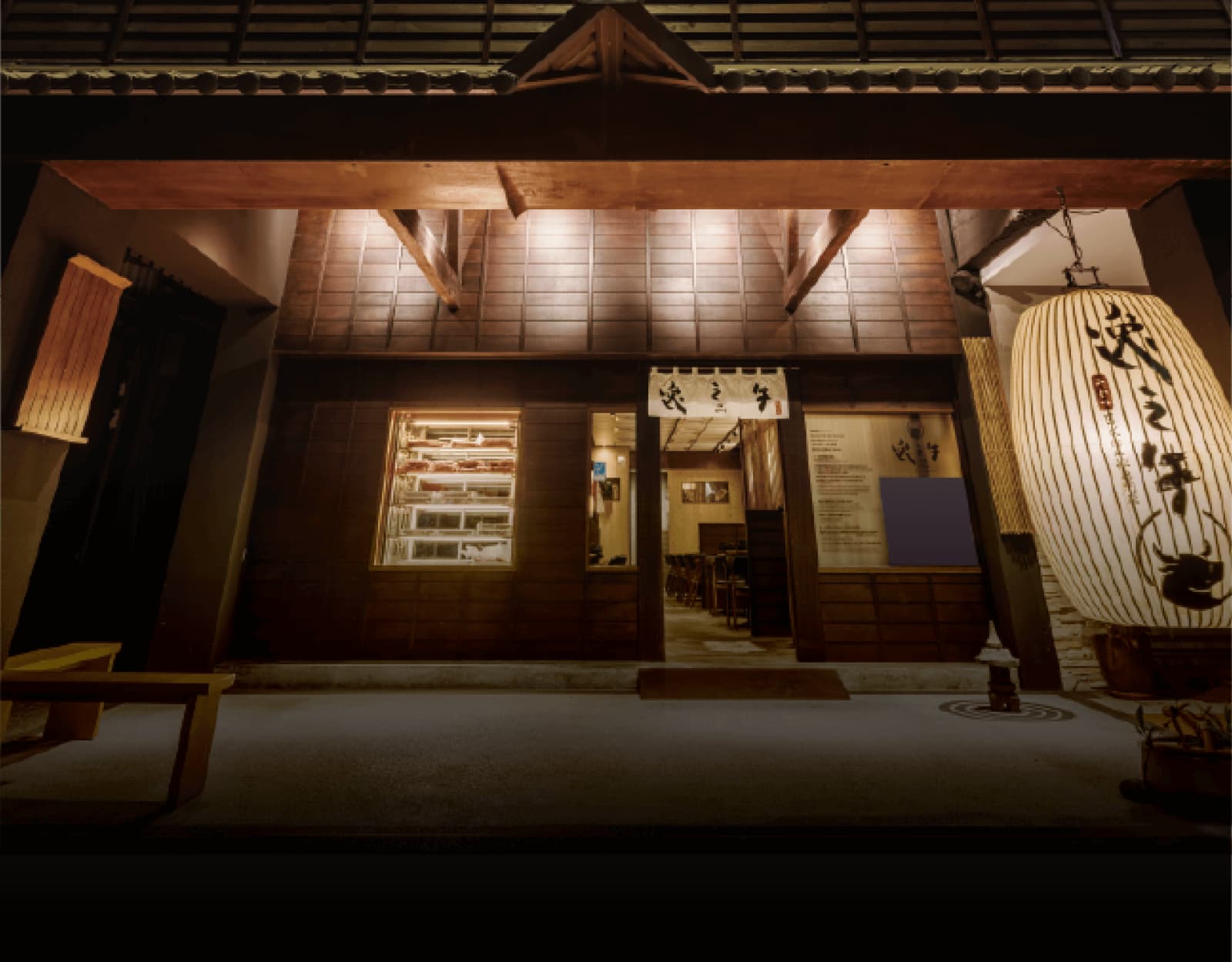 逸之牛餐廳內部舒適座位與用餐情景